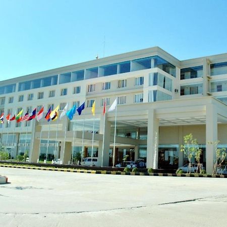 Man Myanmar Hotel Naypyidaw Exteriér fotografie